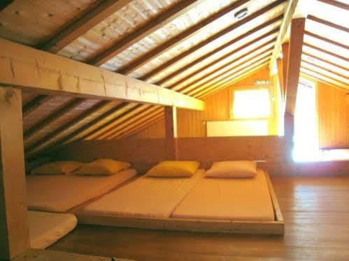 Dortoir Moubra Hostel Crans-Montana Ngoại thất bức ảnh