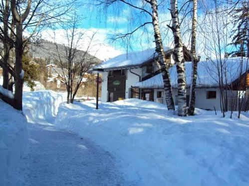 Dortoir Moubra Hostel Crans-Montana Ngoại thất bức ảnh